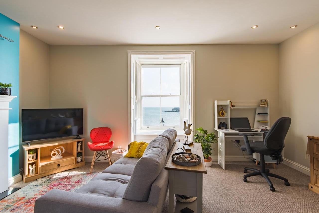 Pier View - Beautiful Sea View Apartment In ディール エクステリア 写真